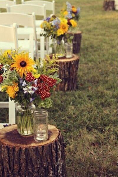 wedding-aisle-wildflowers-decor