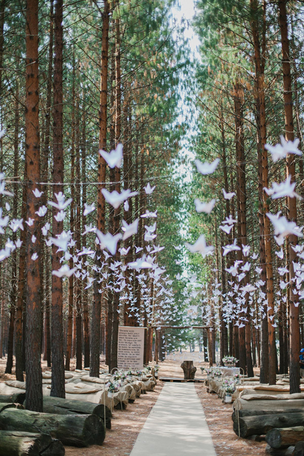 paper-cranes-decoration-ideas-for-forest-wedding
